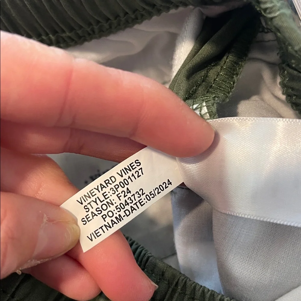 Vineyard Vines stylish olive